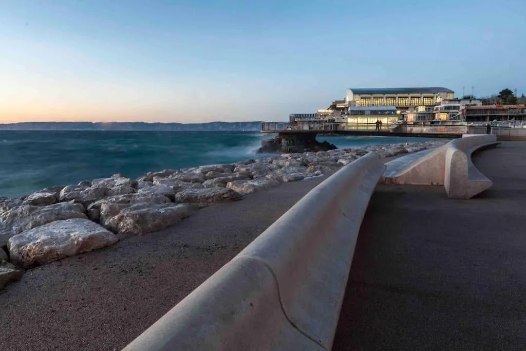 Plage Des Catalans/Vieux Port Marseille